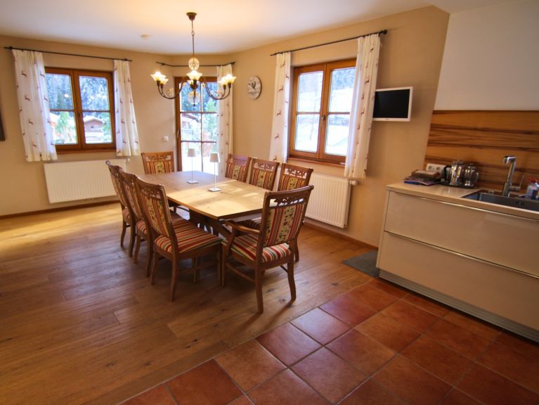 Chalet Anna Maria catering included