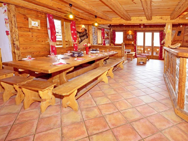 Chalet Le Haut with sauna