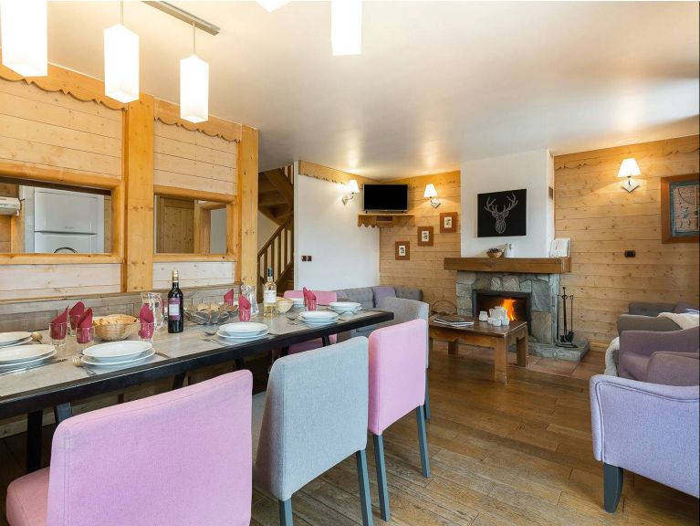 Chalet de L'Altiport Type DFF e.g. Sophie, Lena