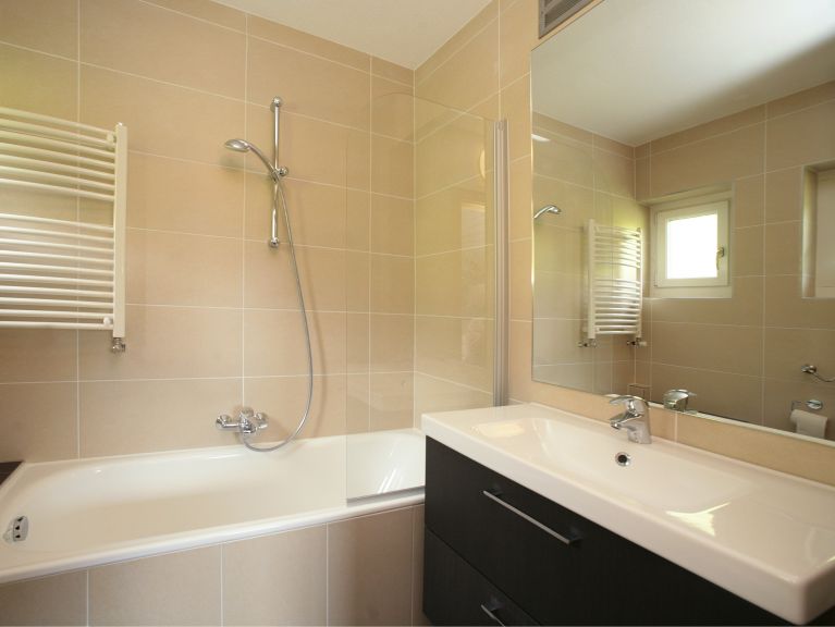 Chalet Edelweiss am See Combination, 5 apts. including communal kitchen/dining area