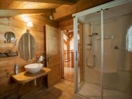 Chalet Le Noisetier with outdoor whirlpool-26