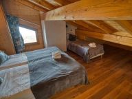Chalet Les 2 Vallees with outdoor whirlpool and sauna-15