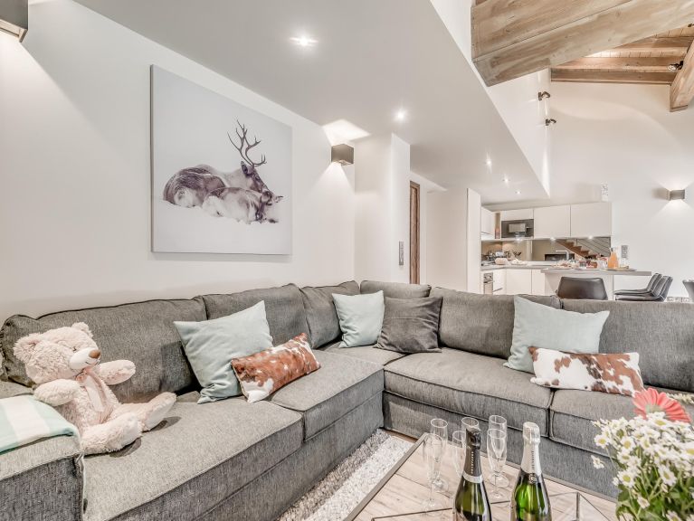 Chalet-apartment Eagle Lodge with whirlpool