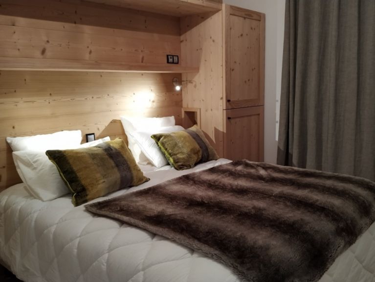 Chalet Caseblanche Retrouvailles with wood stove