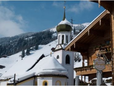 Ski village Well-visited winter sport village with lots of lively aprés-ski bars-2