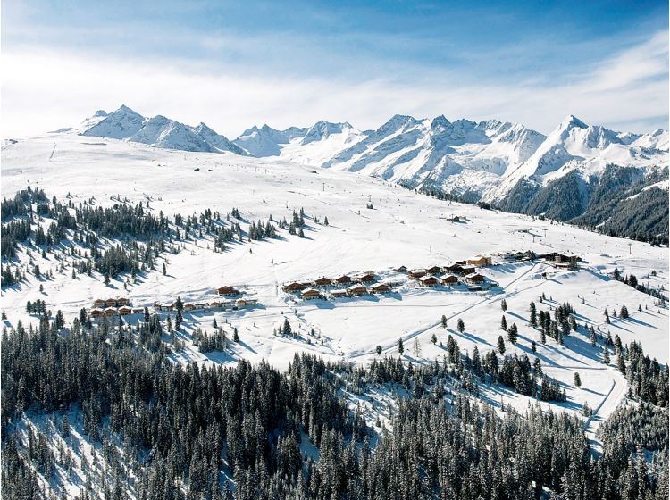Ski village Well-visited winter sport village with lots of lively aprés-ski bars-1