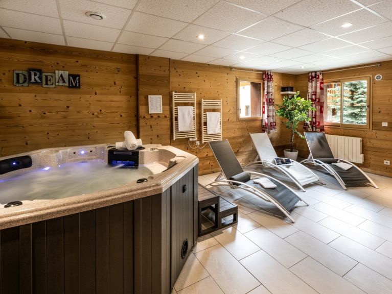 Chalet Lacuzon Snow Pearl + Snow Mountain