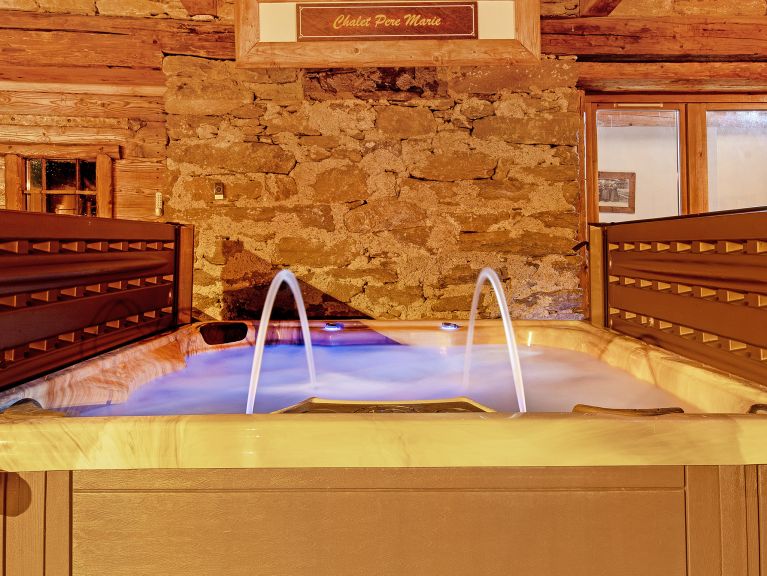 Chalet Père Marie with outdoor whirlpool and sauna