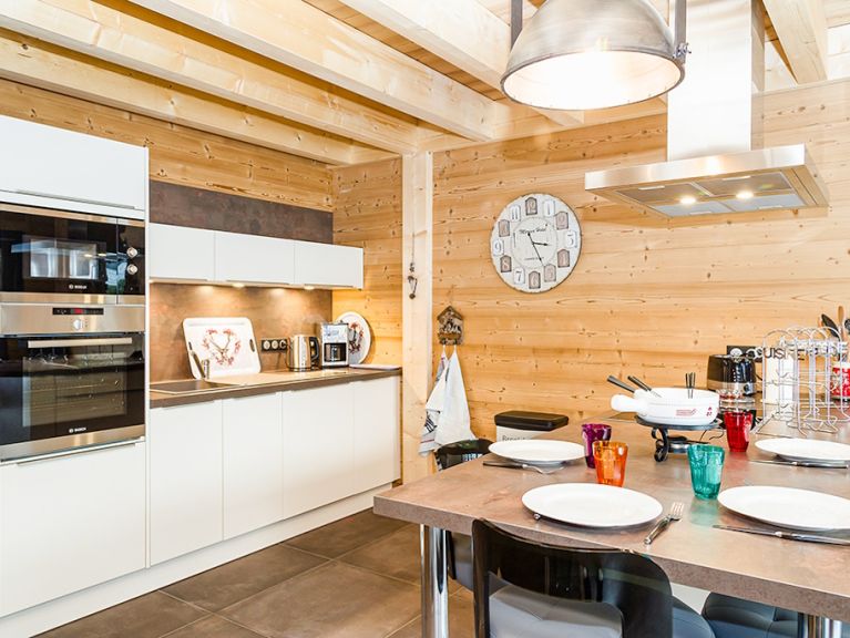 Chalet Le Bois Brûlé with private sauna and outdoor whirlpool