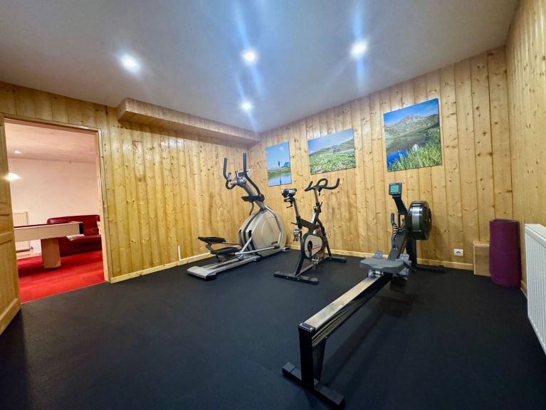 Chalet Lacuzon with private sauna