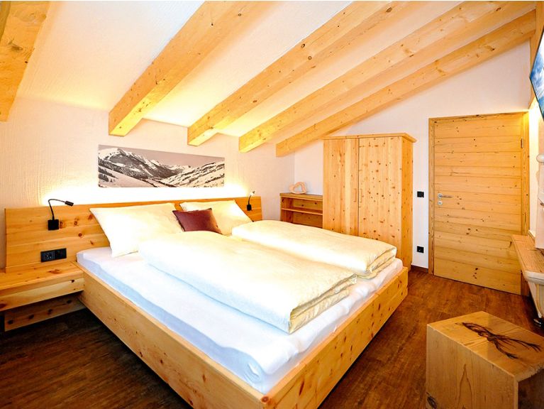 Chalet-apartment Berghof with (private) infrared cabin