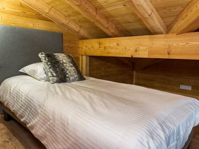 Chalet Emilie with outside whirlpool