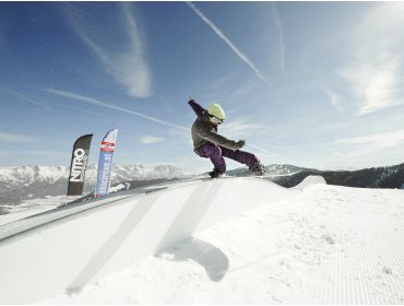 Ski village Sparkling ski resort with plenty of après-ski options-10
