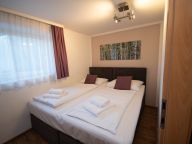 Chalet Edelweiss am See Whole building, incl. collective kitchen and dining room-94