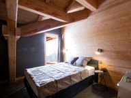 Chalet Nuance de Bleu with private sauna and outdoor whirlpool-6