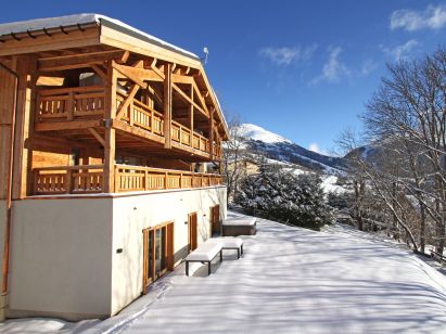 Chalet Nuance de Bleu with private sauna and outdoor whirlpool-1