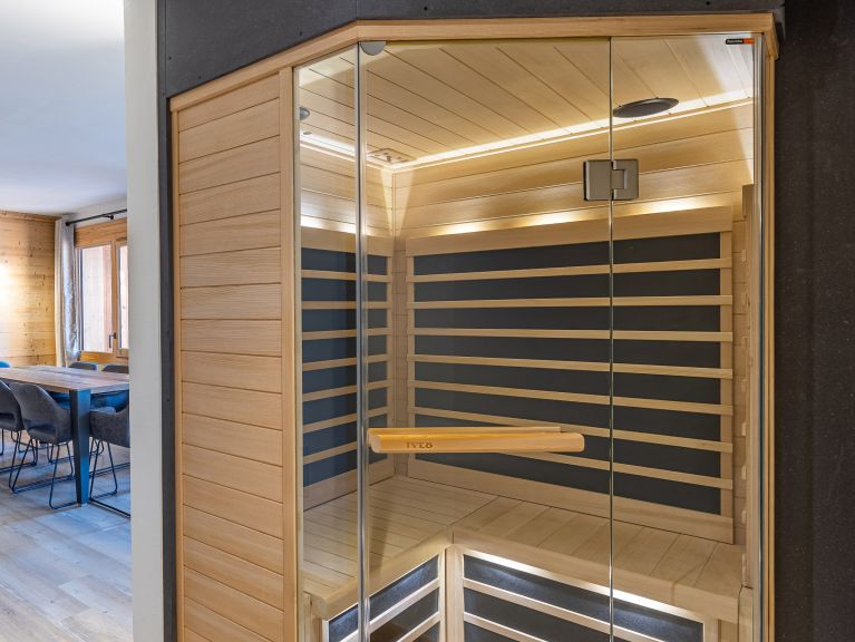 Apartment W2050 with outdoor hot tub