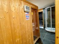 Chalet Lacuzon with private sauna and outdoor whirlpool-14