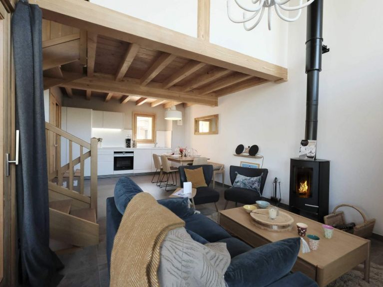 Chalet Caseblanche Lea with wood stove, sauna and whirlpool