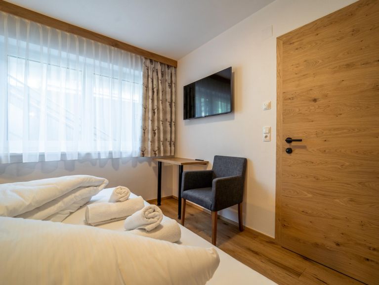 Chalet-apartment Pettneu Top 1