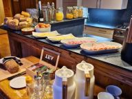 Chalet In de Wolken catering included with sauna and whirlpool bath-6