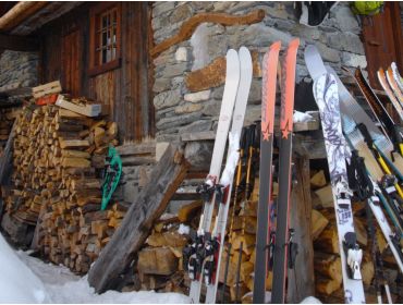Ski village Child-friendly ski area with clear and orderly ski slopes-9