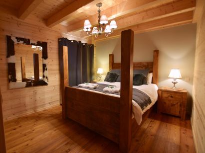 Chalet Imperial with sauna and outdoor whirlpool-2