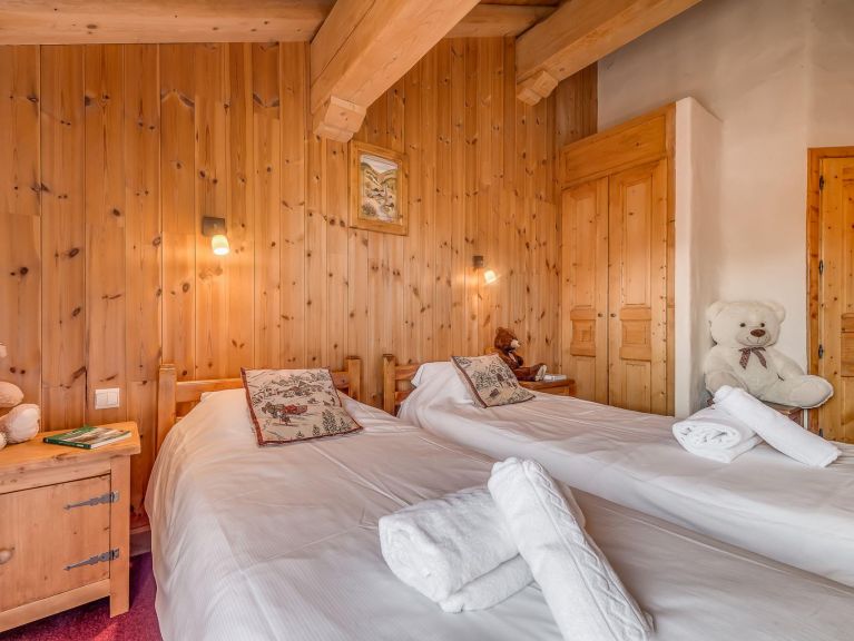 Chalet-apartment Gypaete combination - with outdoor whirlpool