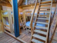 Chalet Les Oisillons with outdoor sauna-18