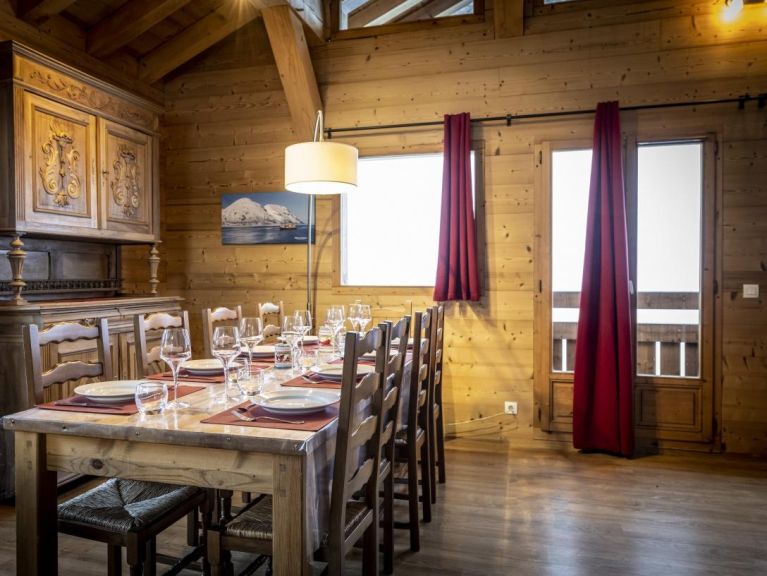 Chalet du Cocoon Pierra Menta 1 with sauna and shared outdoor hot tub