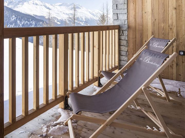 Chalet-apartment Le Hameau de Barthélémy with cabin