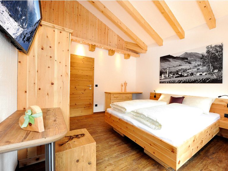Chalet-apartment Berghof 2nd floor, with (private) infrared cabin