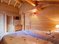 Chalet Le Loup Lodge with private pool and sauna-9