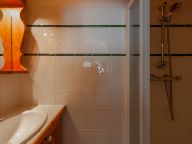 Chalet Le Hameau des Marmottes Combi Les Hameau des Marmottes 14p + 14p with sauna, located next to each other-40