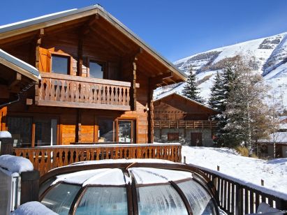 Chalet Le Soleil Levant with private swimming pool-1
