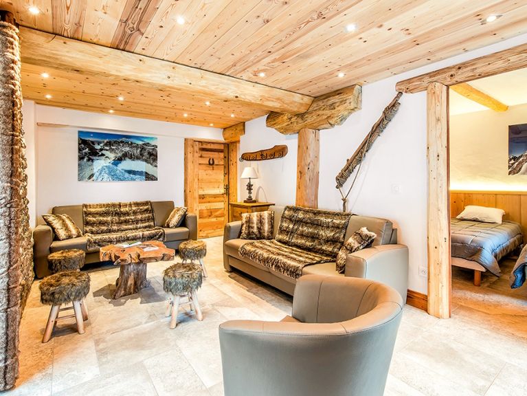 Chalet Le Pré Suzette, with sauna and outdoor whirlpool