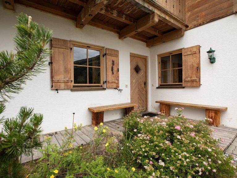 Chalet-apartment Bergfrieden 4-room