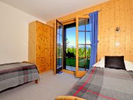 Chalet Les Etoiles with sauna and outside whirlpool-10