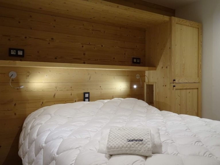 Chalet Caseblanche Susan with wood stove