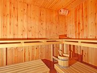 Chalet Les Etoiles with sauna and outside whirlpool-13