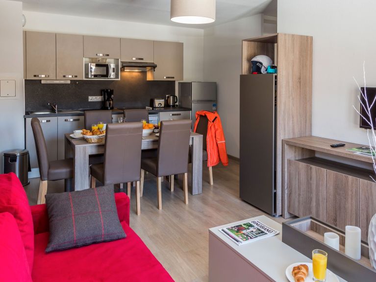 Apartment Front de Neige with cabin