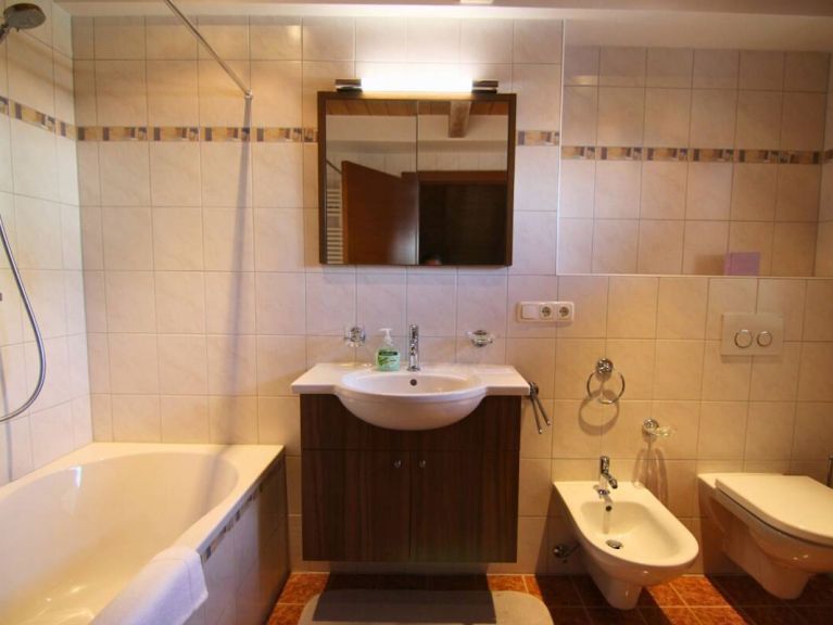 Chalet Anna Maria catering included