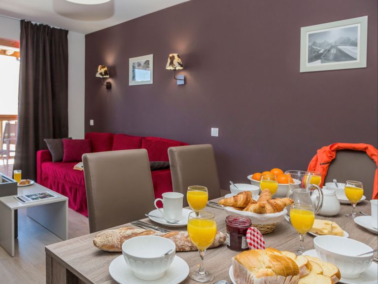 Apartment Front de Neige with cabin