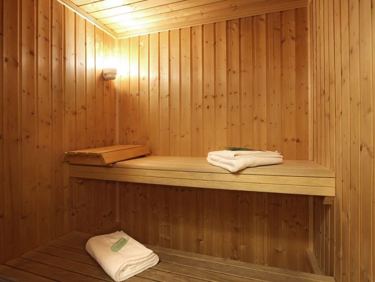 Chalet De l'Altiport Diane with sauna
