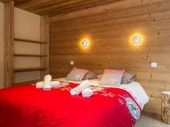 Chalet Les Bucherons with outdoor hot tub-15