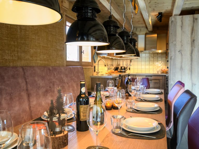 Chalet Le Hameau des Marmottes with family room and sauna