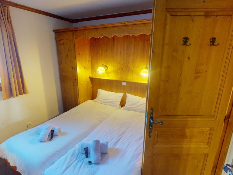 Chalet-apartment Les Arolles