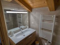 Chalet Les Oisillons with outdoor sauna-20
