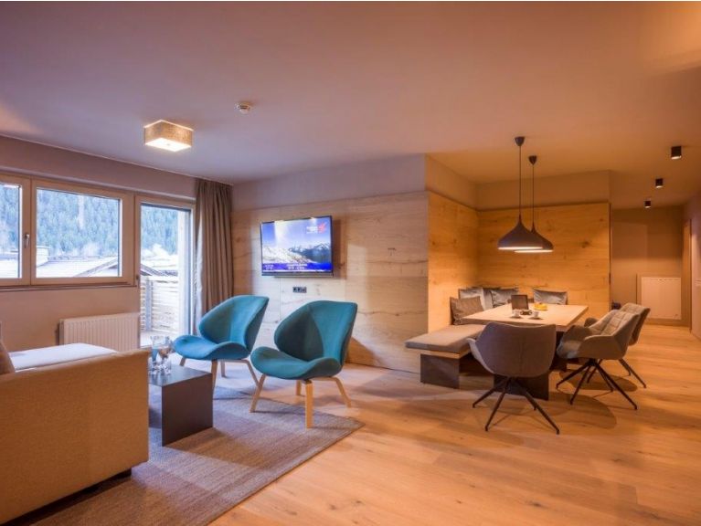 Apartment Postresidenz Edelweiss with private sauna