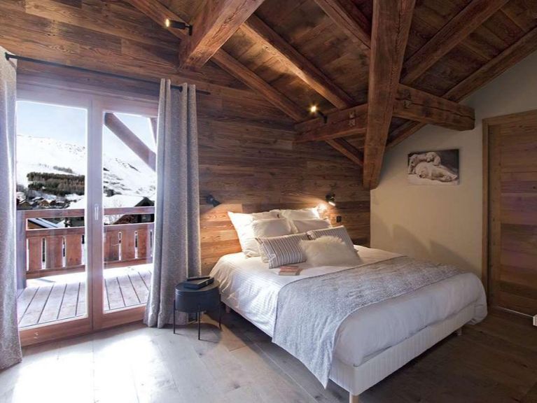 Chalet Le Lys with private pool